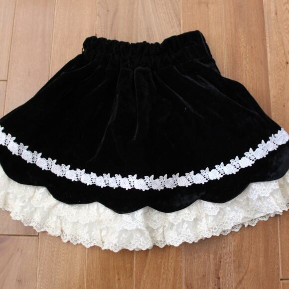 Girls Catherine Cottage Black Velvet Petticoat Lace Embroidered Skirt 4-5 - Picture 3 of 5